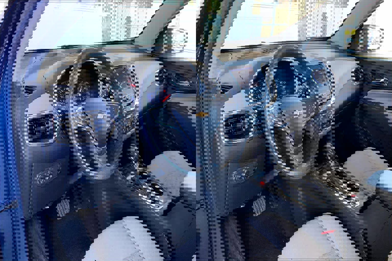 Used 2023 Chevrolet Equinox LS w/ LS Convenience Package image 18