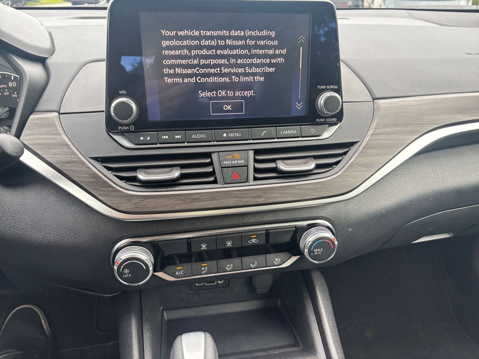 Used 2025 Nissan Altima 2.5 SV FWD image 17