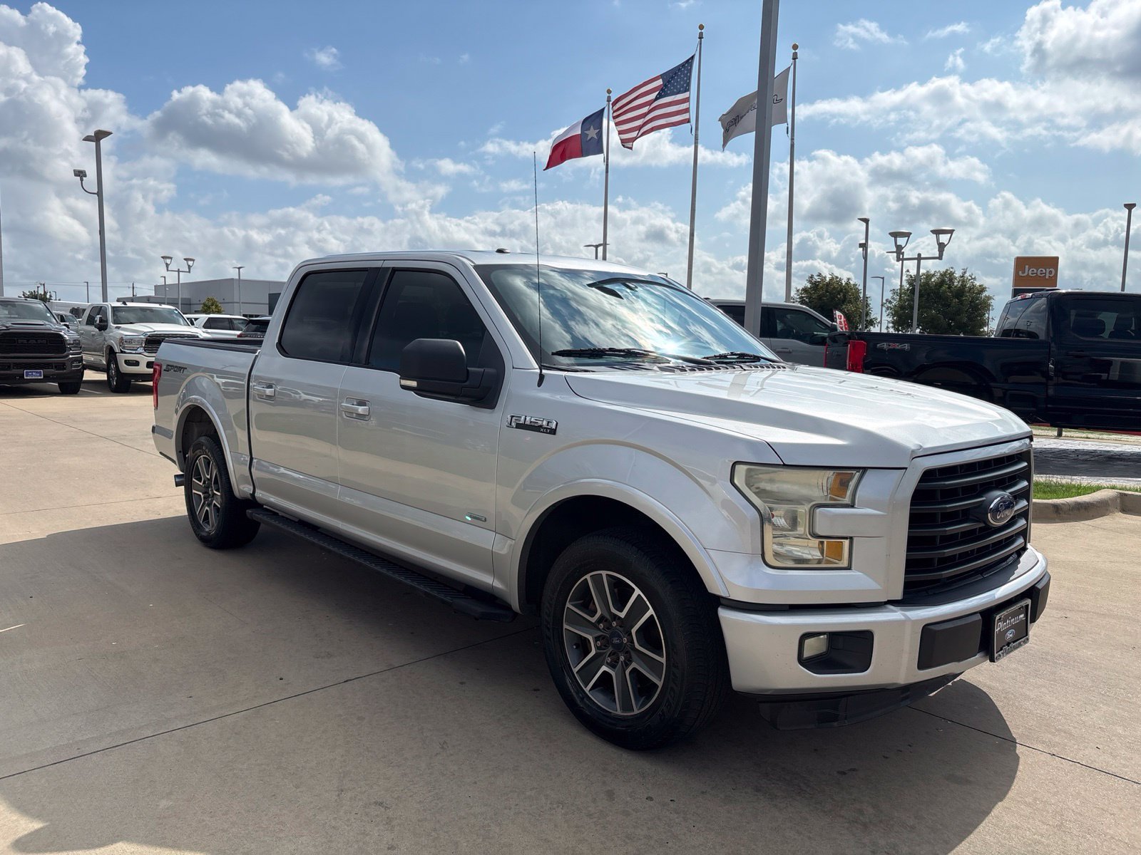 Used 2015 Ford F150 XLT w/ Equipment Group 301A Mid RWD image 8