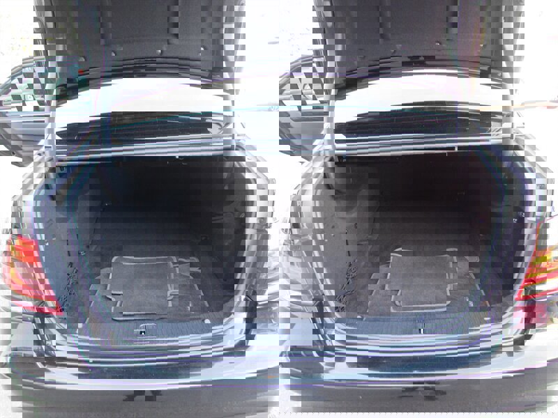 Used 2014 Mercedes-Benz E 350 Sedan image 19