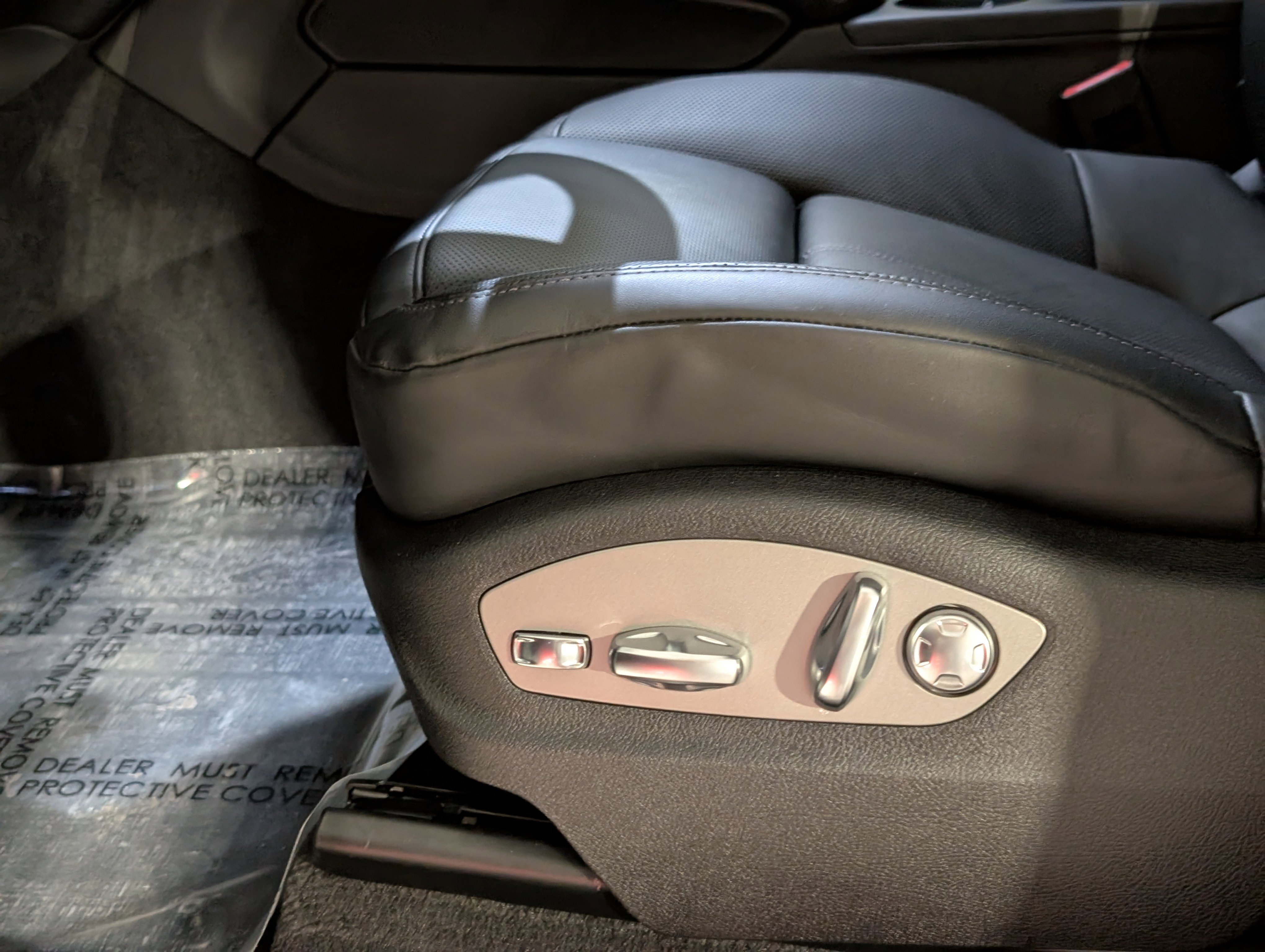 Certified 2025 Porsche Macan image 20