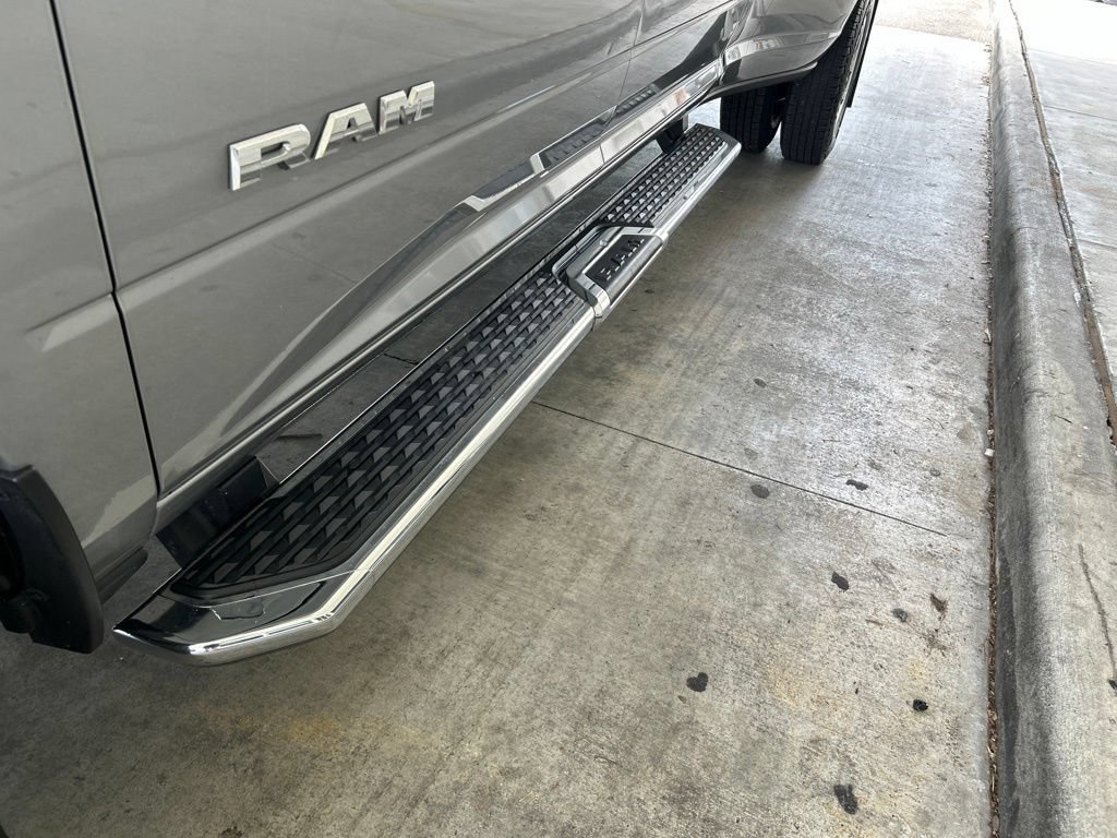 Used 2024 RAM 3500 Big Horn AWD/4WD image 17