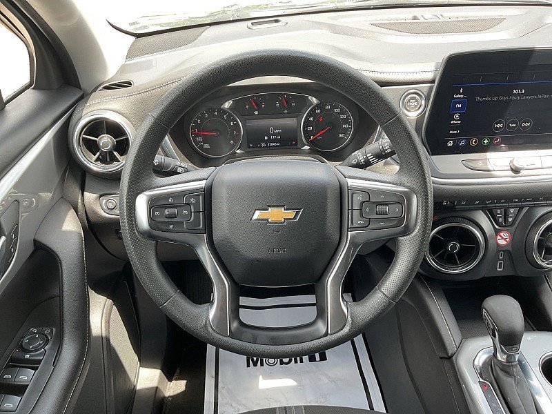 Used 2025 Chevrolet Blazer LT FWD image 14