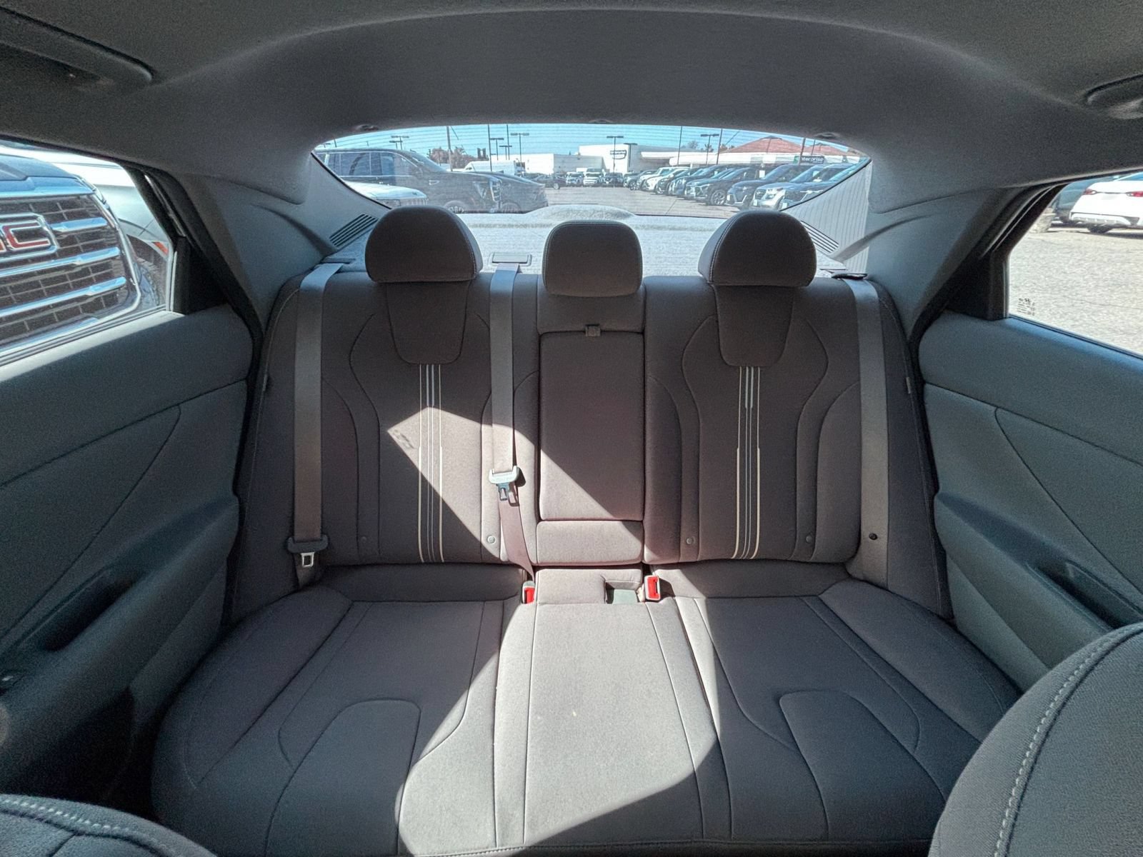 Used 2025 Hyundai Elantra SEL FWD image 39