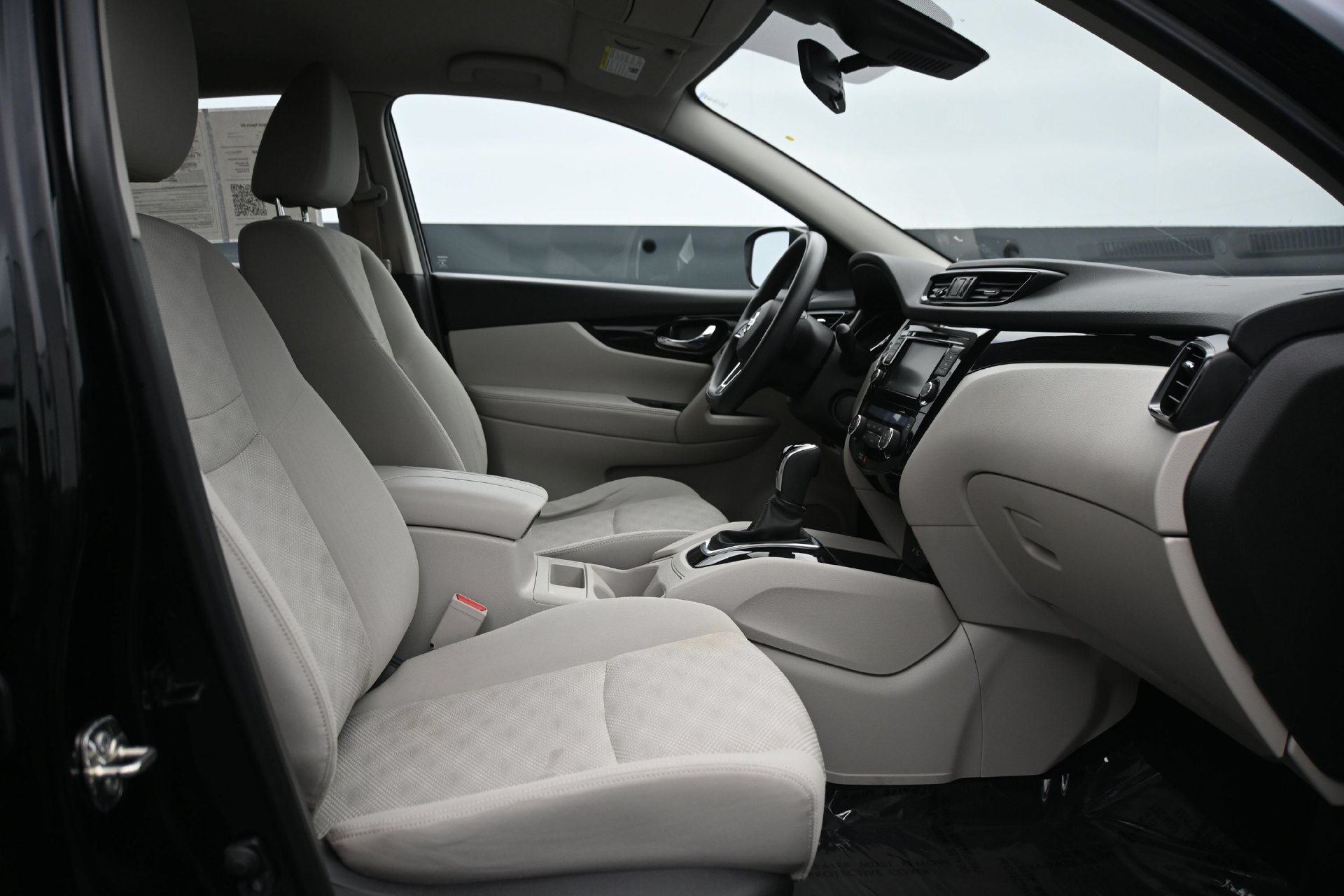 Used 2020 Nissan Rogue Sport SV AWD/4WD image 13