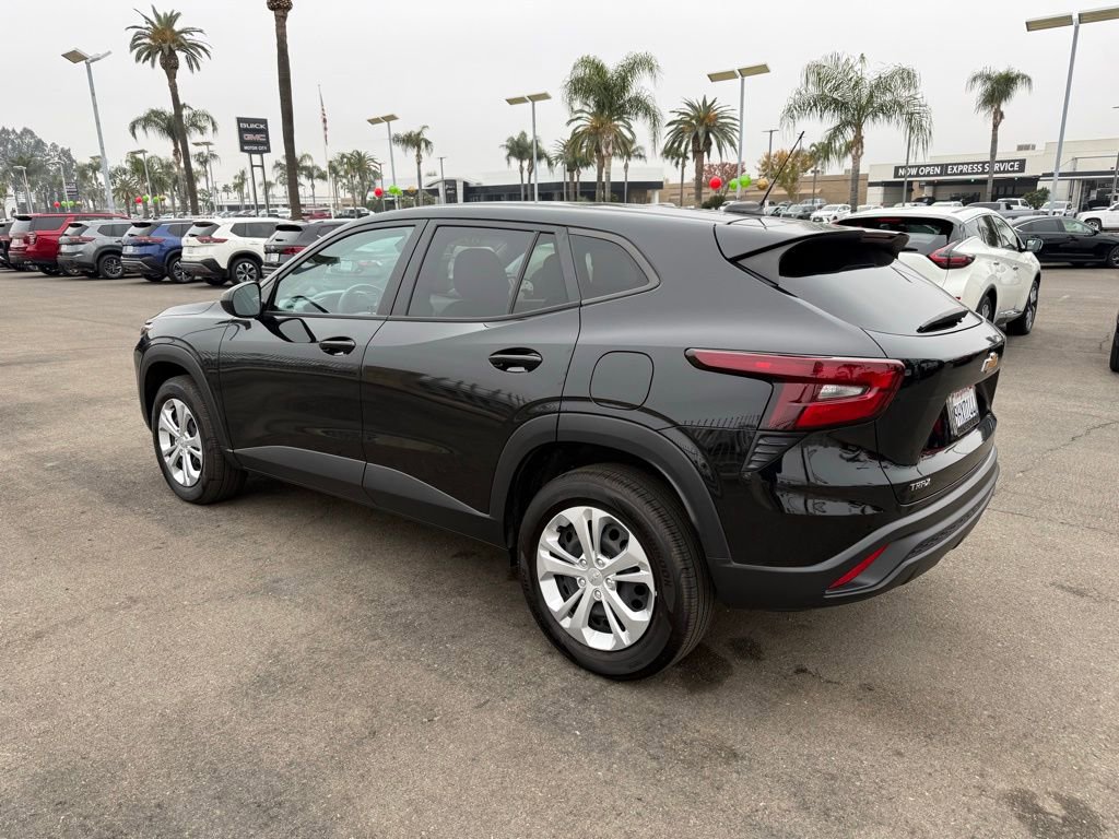 Used 2024 Chevrolet Trax LS image 4