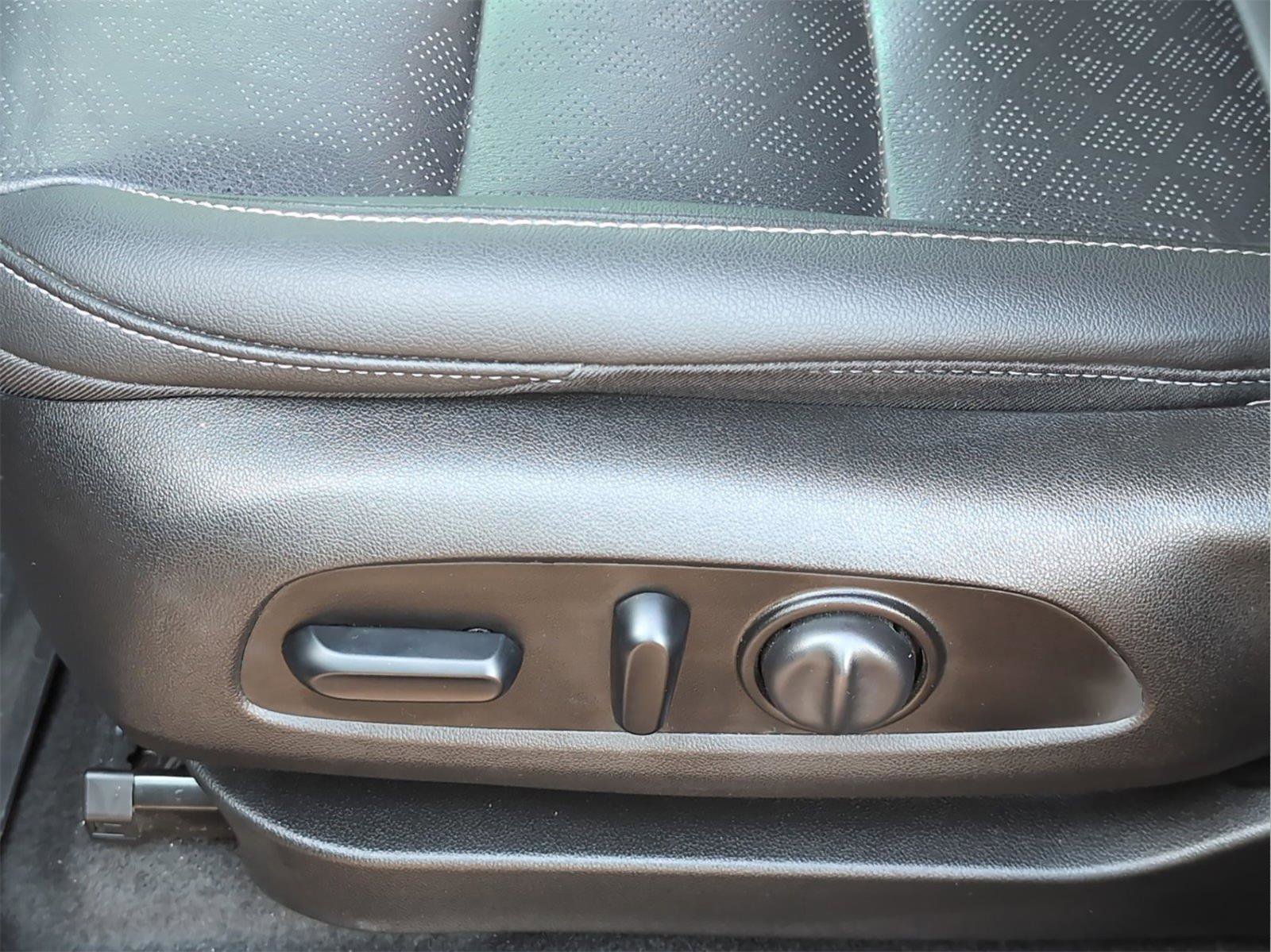 Used 2022 Chevrolet Bolt LT w/ Infotainment Package image 17