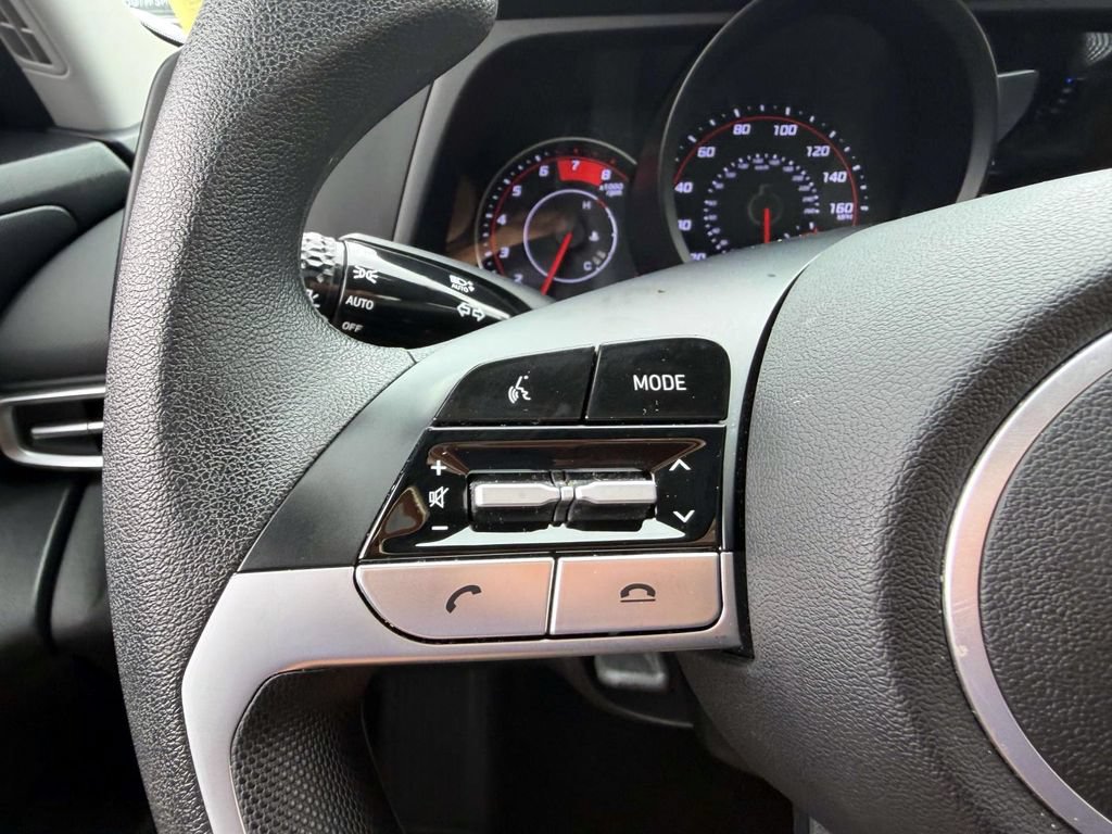 Certified 2023 Hyundai Elantra SE FWD image 27