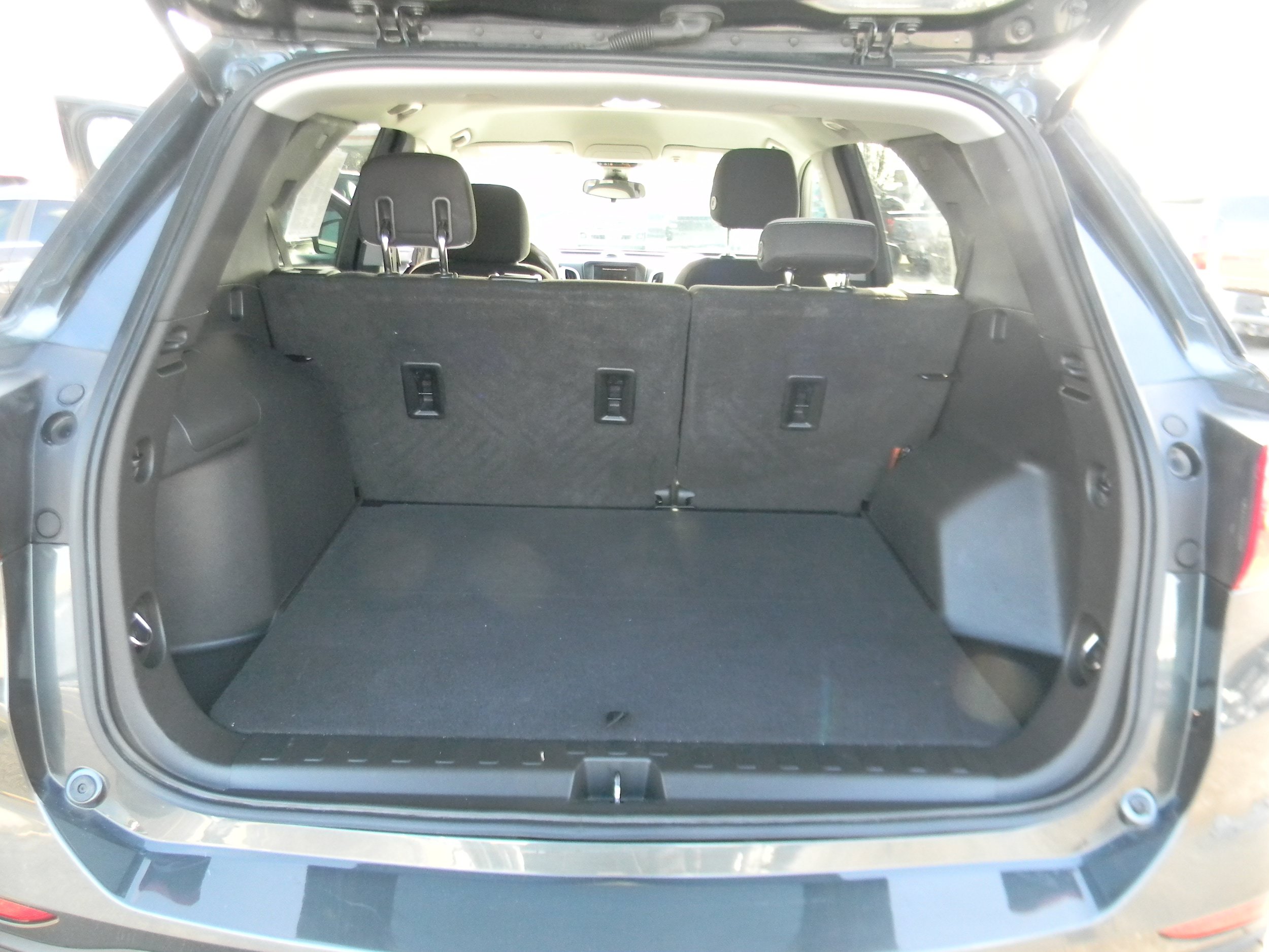 Used 2020 Chevrolet Equinox LS w/ LS Convenience Package FWD image 11