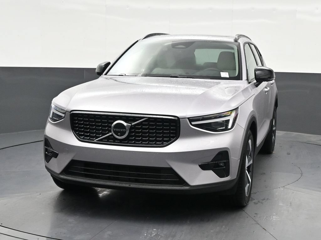 New 2026 Volvo XC40 B5 Plus w/ Protection Package Premier AWD/4WD image 8