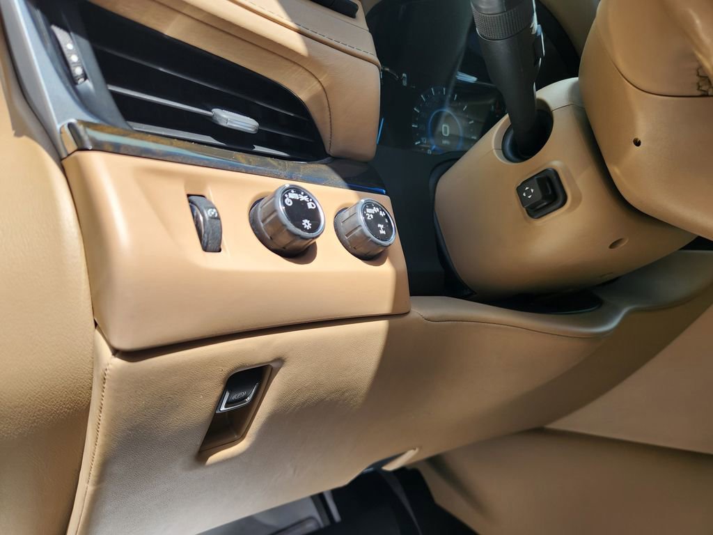 Used 2019 Cadillac Escalade ESV Platinum image 29