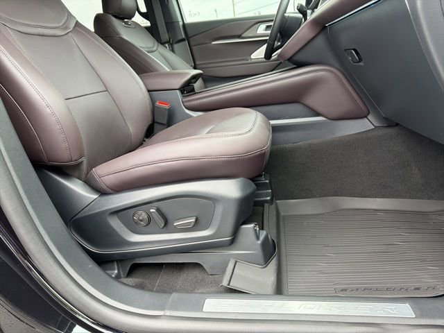 New 2026 Ford Explorer Platinum image 18