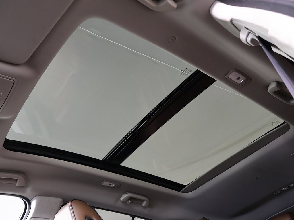 Used 2024 Acura MDX SH-AWD w/ Advance Package image 25