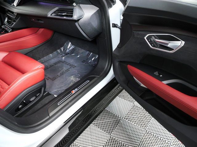Used 2024 Audi RS e-tron GT w/ Carbon Performance Package image 25