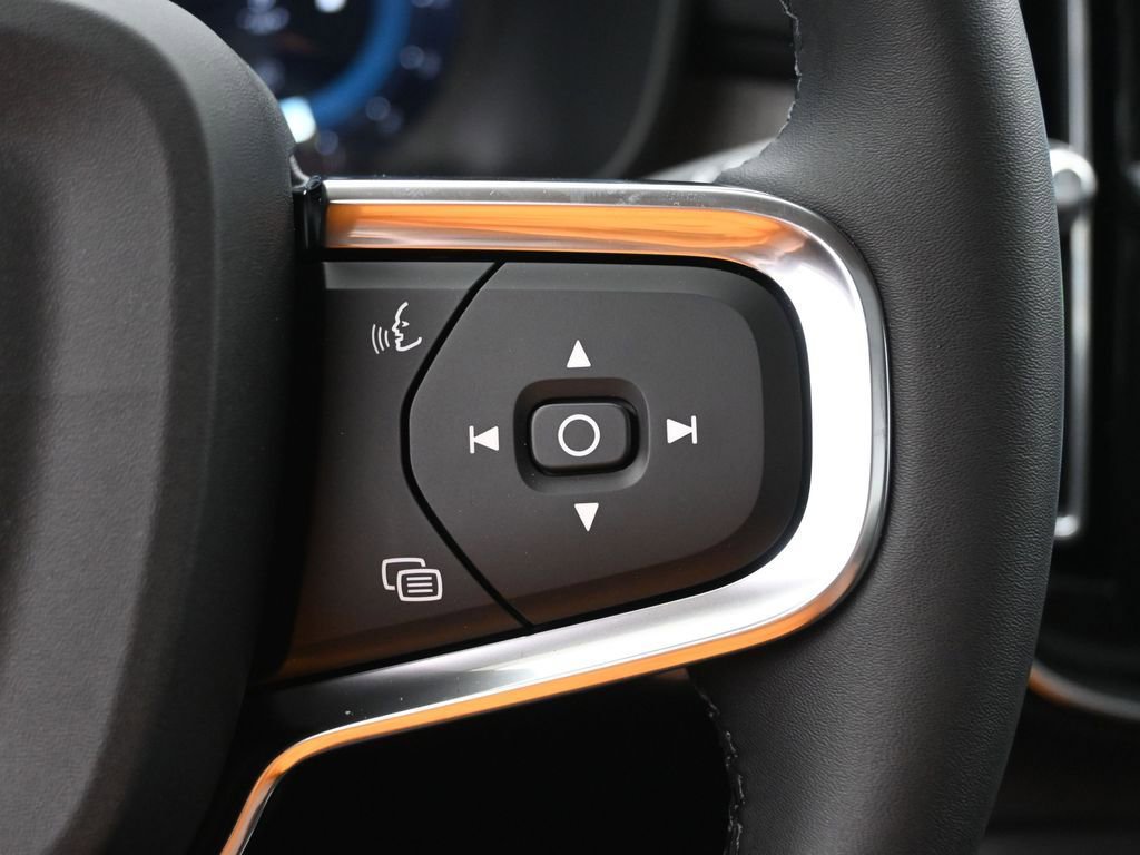 New 2025 Volvo XC40 B5 Plus w/ Protection Package Premier image 10