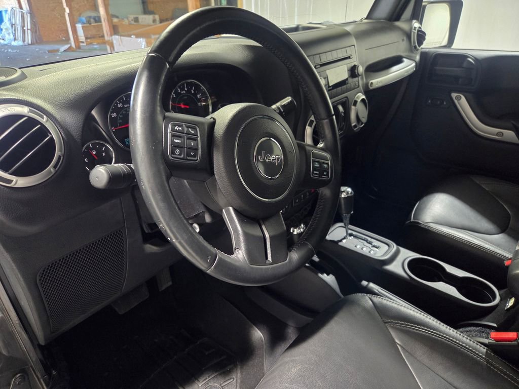 Used 2016 Jeep Wrangler Unlimited Sahara w/ Max Tow Package image 3