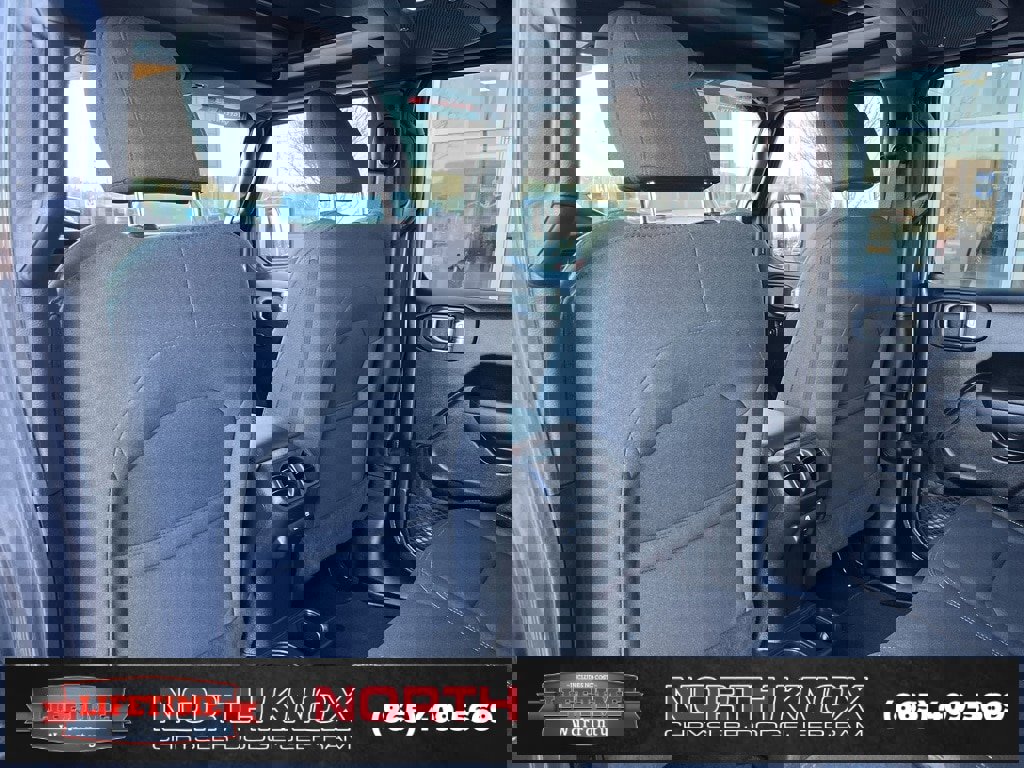 Used 2025 Jeep Wrangler Sport S image 18