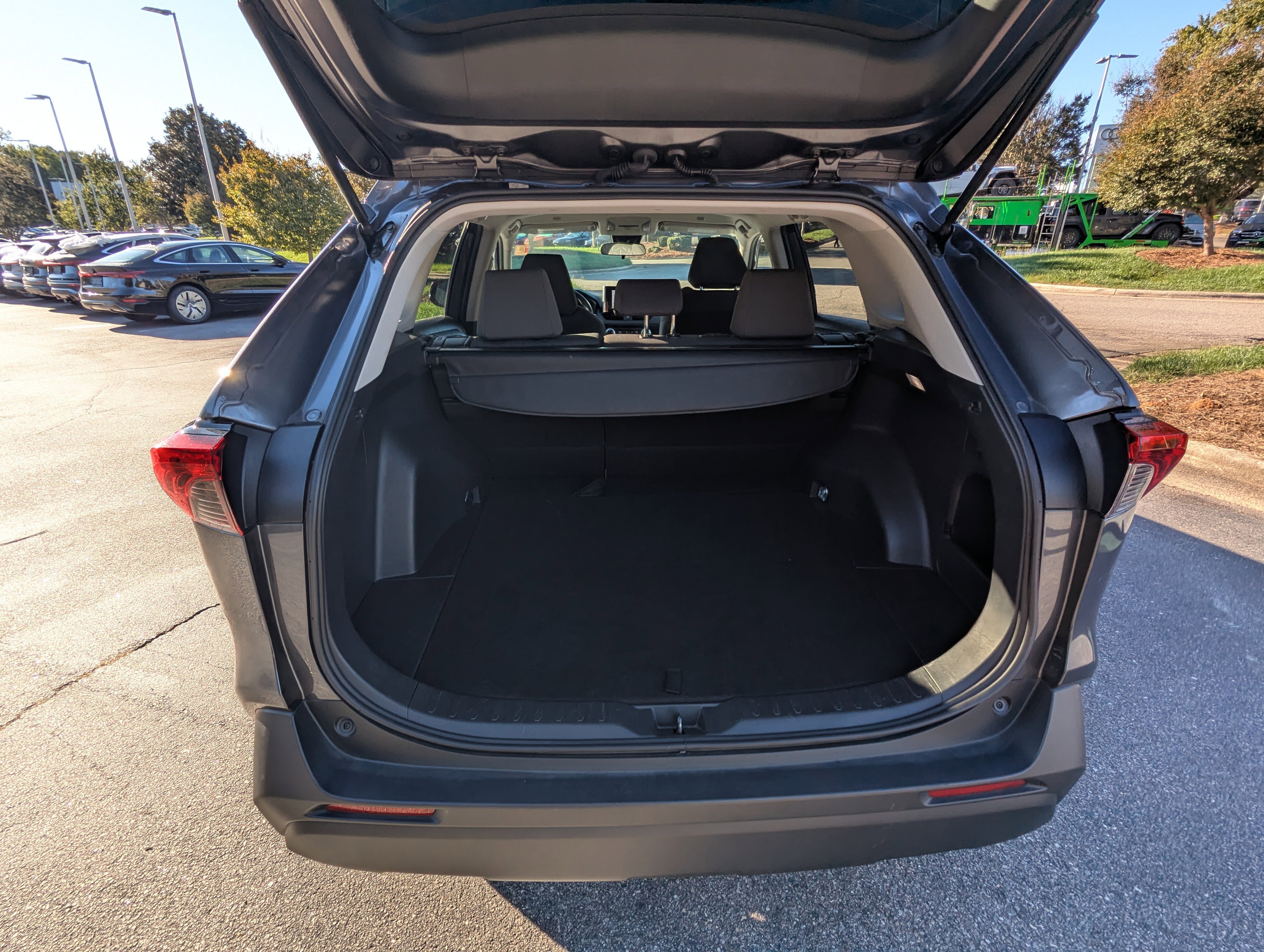 Used 2023 Toyota RAV4 XLE image 14