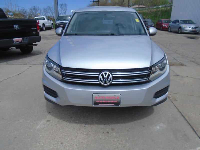 Used 2012 Volkswagen Tiguan S image 7