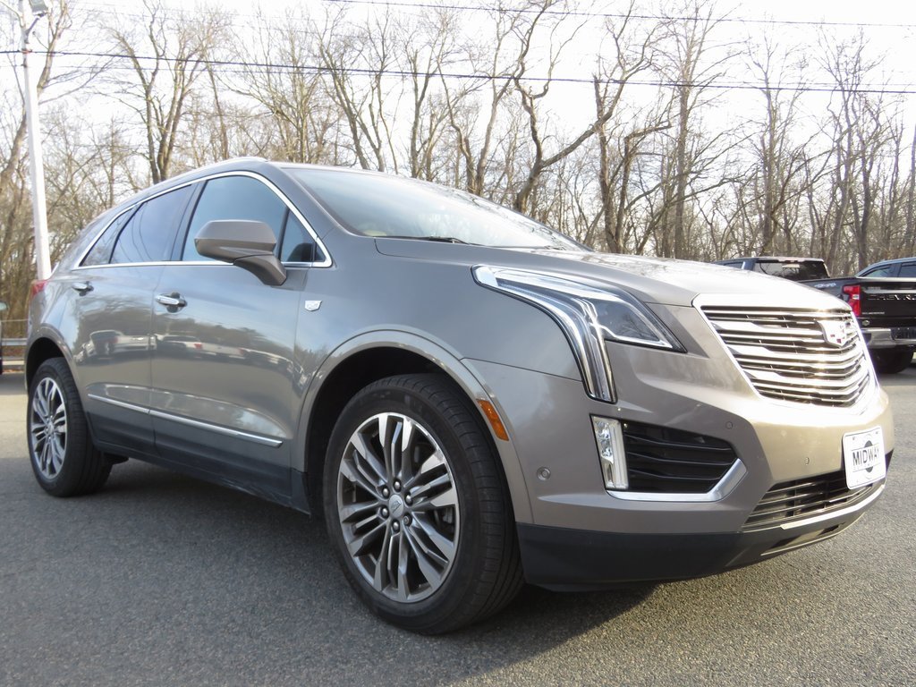 Used 2018 Cadillac XT5 Premium Luxury w/ Driver Assist Package image 3