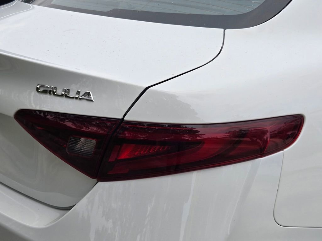 Used 2022 Alfa Romeo Giulia Ti w/ Active Assist Plus Package RWD image 9