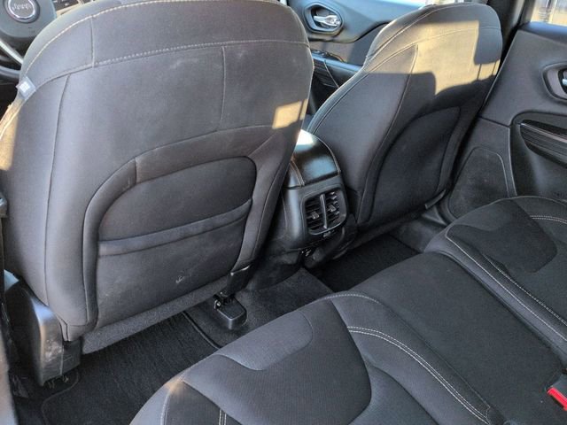 Used 2015 Jeep Cherokee Latitude w/ Comfort/Convenience Group image 26