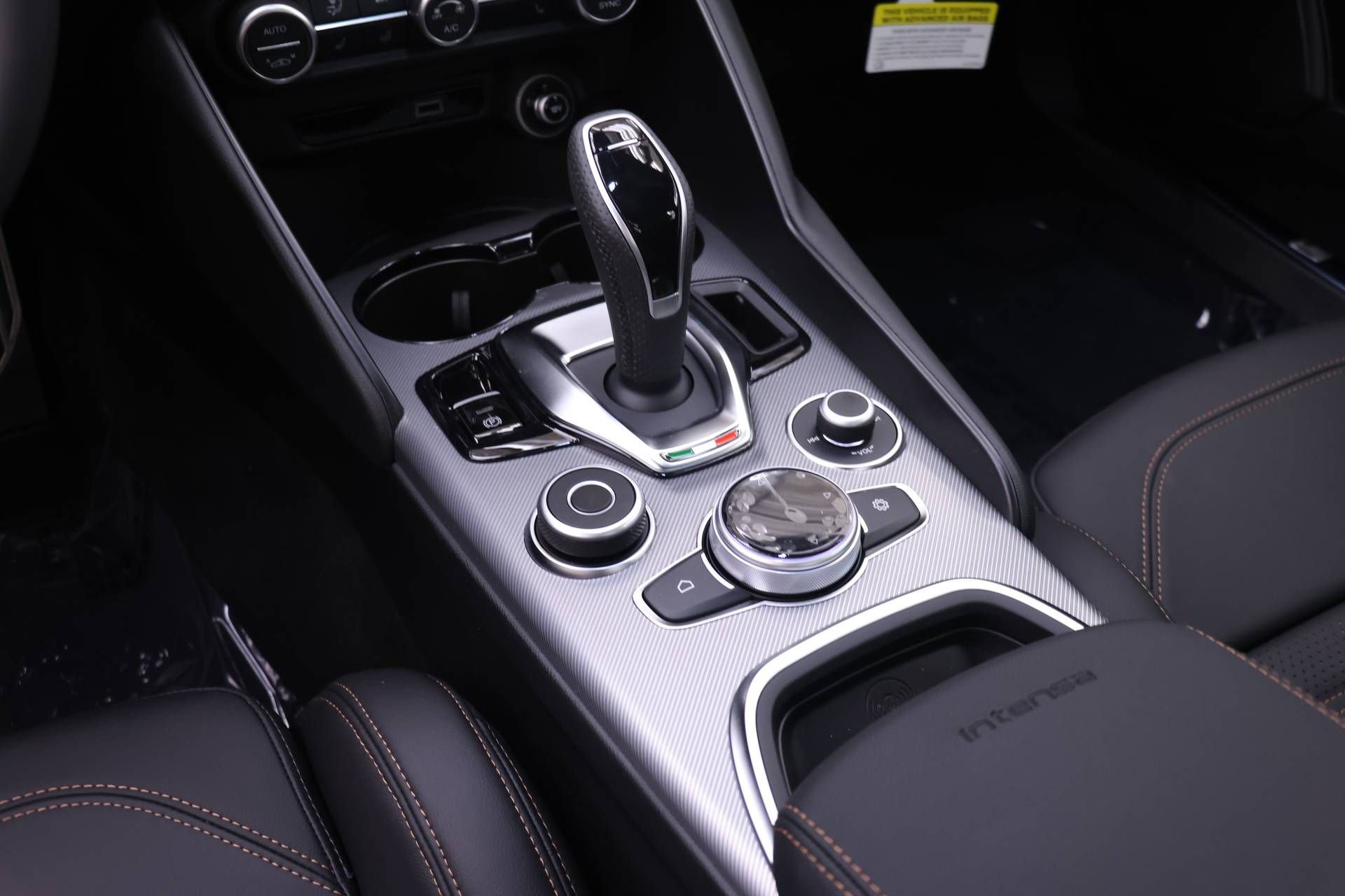 New 2025 Alfa Romeo Giulia w/ Driving Assist Package image 14