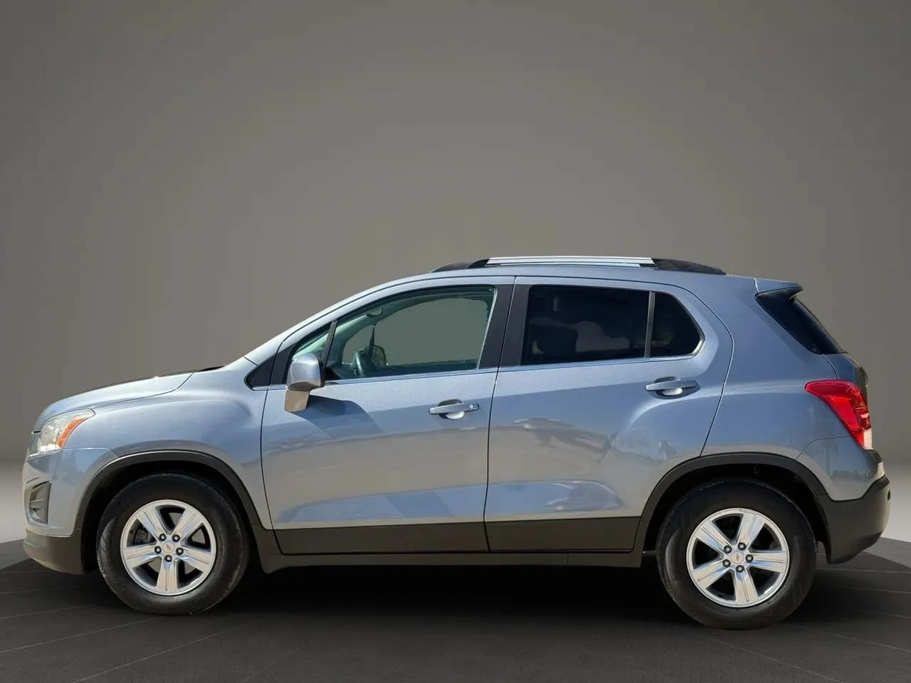 Used 2015 Chevrolet Trax LT w/ LT Plus Package FWD image 3
