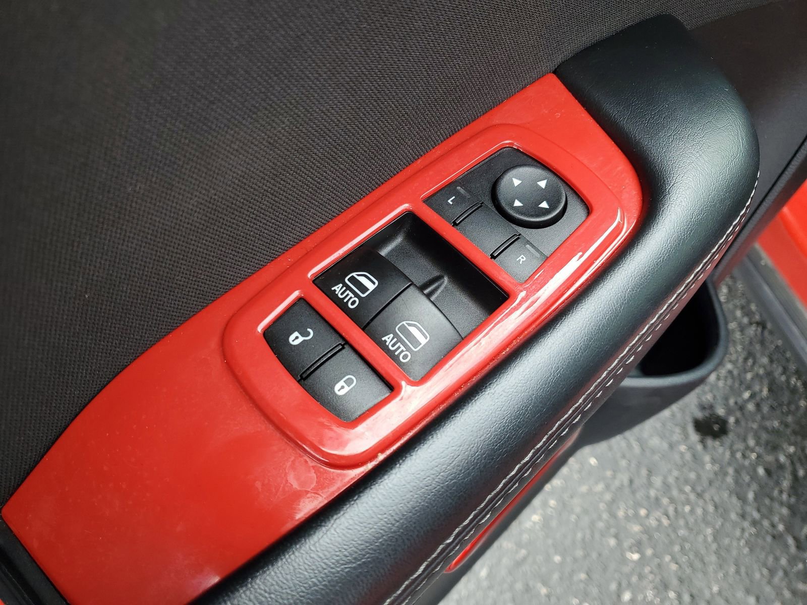 Used 2016 Dodge Challenger R/T w/ Blacktop Package image 9