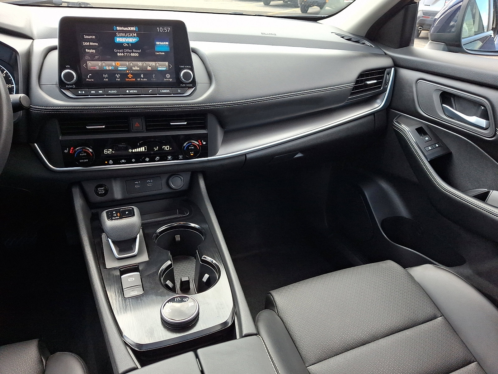 Used 2024 Nissan Rogue SV w/ SV Premium Package image 16