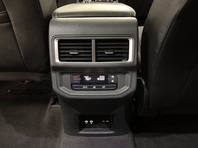 Used 2024 Volkswagen Atlas SE AWD/4WD image 27