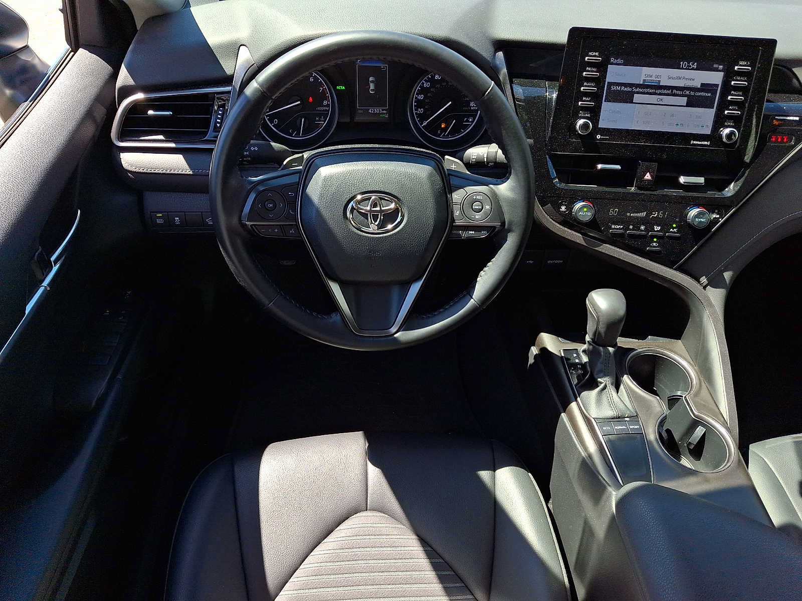 Used 2023 Toyota Camry SE w/ Convenience Package FWD image 13