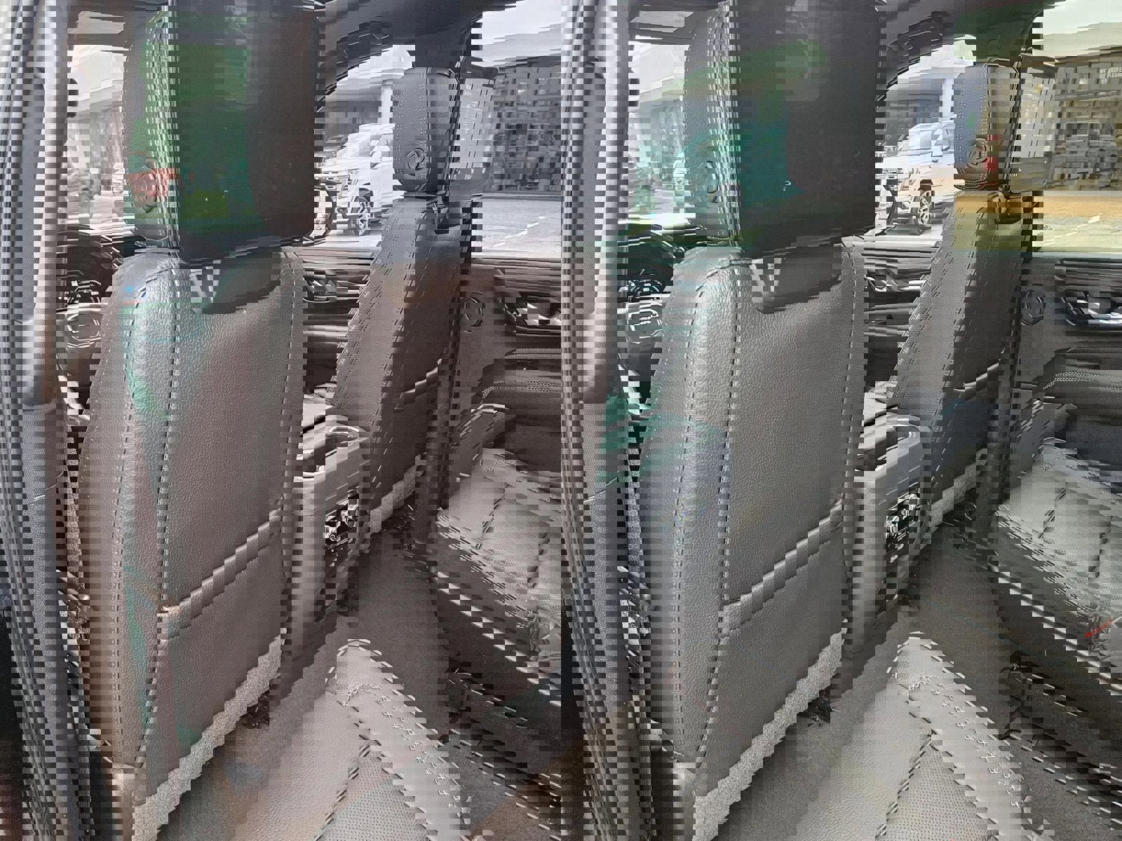 Used 2021 GMC Yukon Denali w/ Denali Premium Package image 26