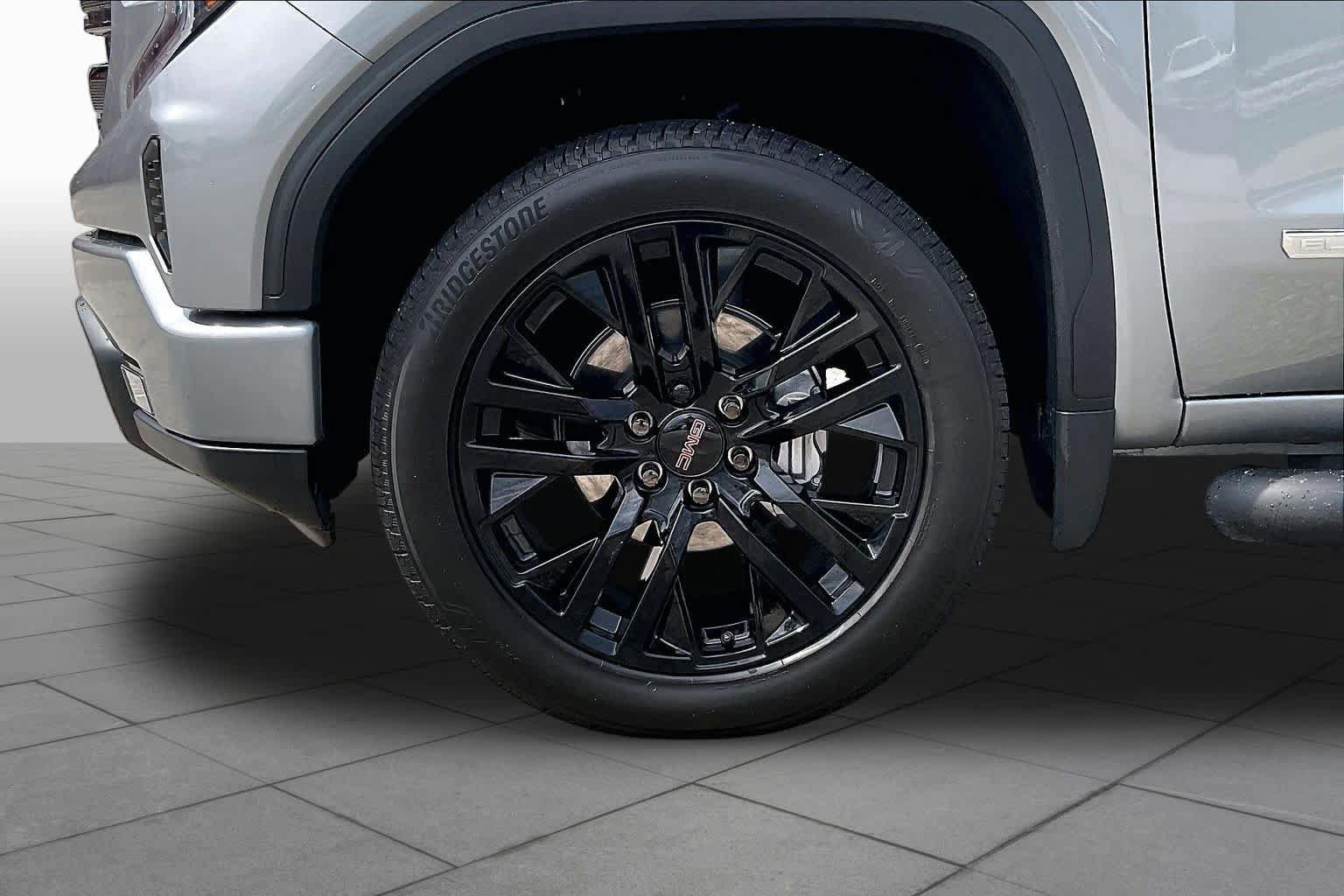 Used 2026 GMC Sierra 1500 Elevation w/ Elevation Select Package RWD image 10