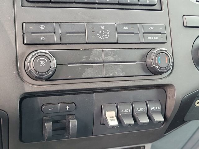 Used 2015 Ford F550 2WD Regular Cab Super Duty image 22