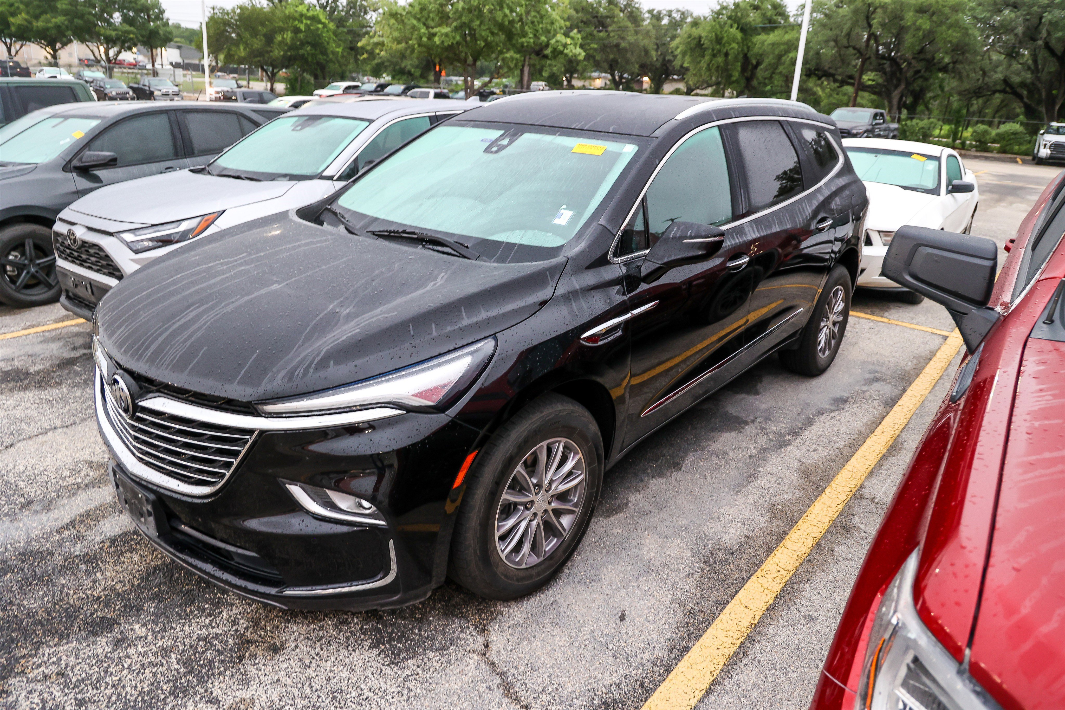 Used 2022 Buick Enclave Premium AWD/4WD image 3