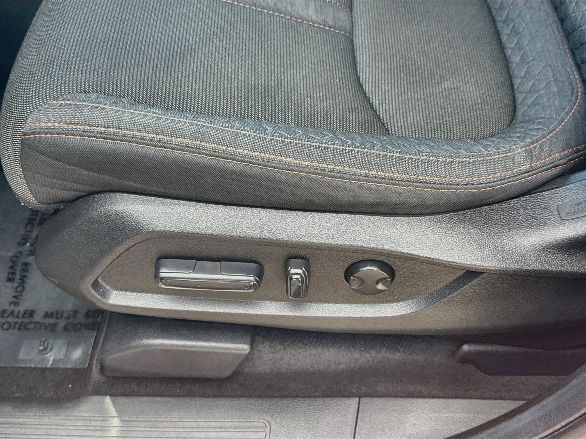 Used 2025 Honda Pilot Sport image 17