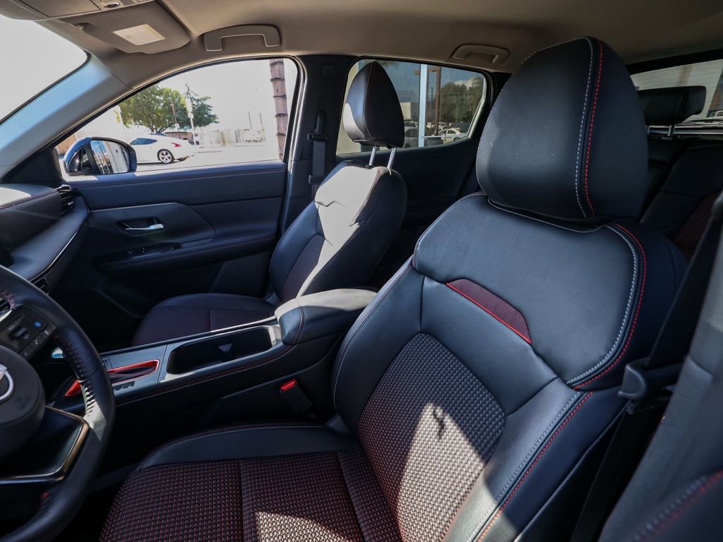 Used 2025 Nissan Kicks SR image 15