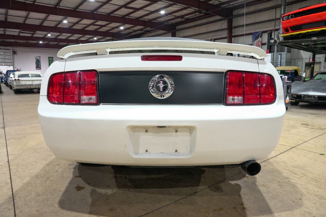 Used 2005 Ford Mustang Premium image 21