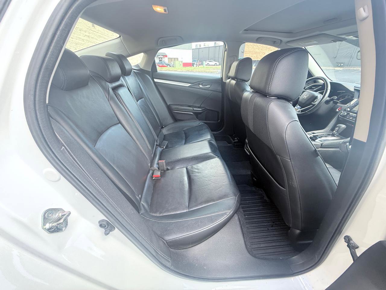 Used 2019 Honda Civic Touring image 9