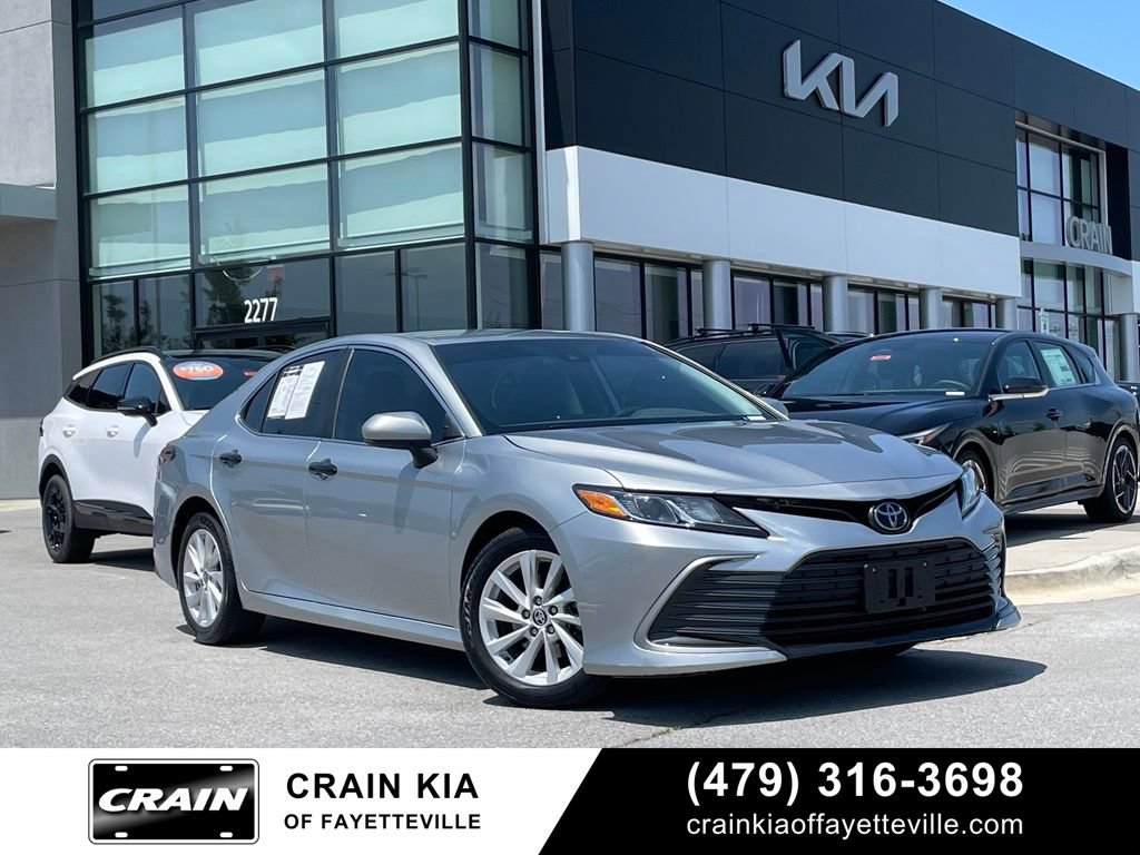 Used 2022 Toyota Camry LE FWD image 1