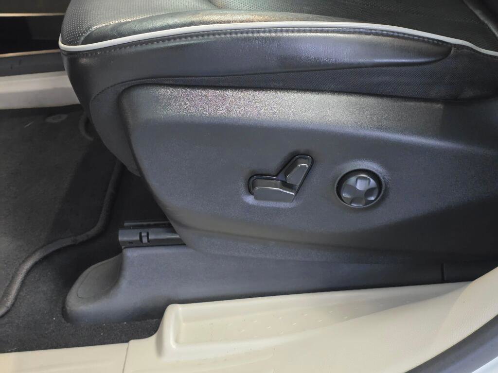 Used 2022 Chrysler Pacifica Limited image 24