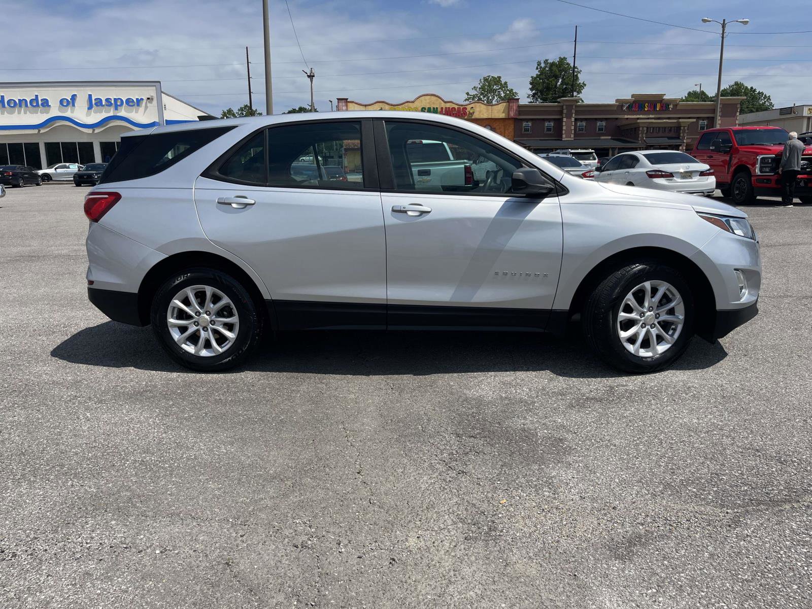 Used 2020 Chevrolet Equinox LS FWD image 3