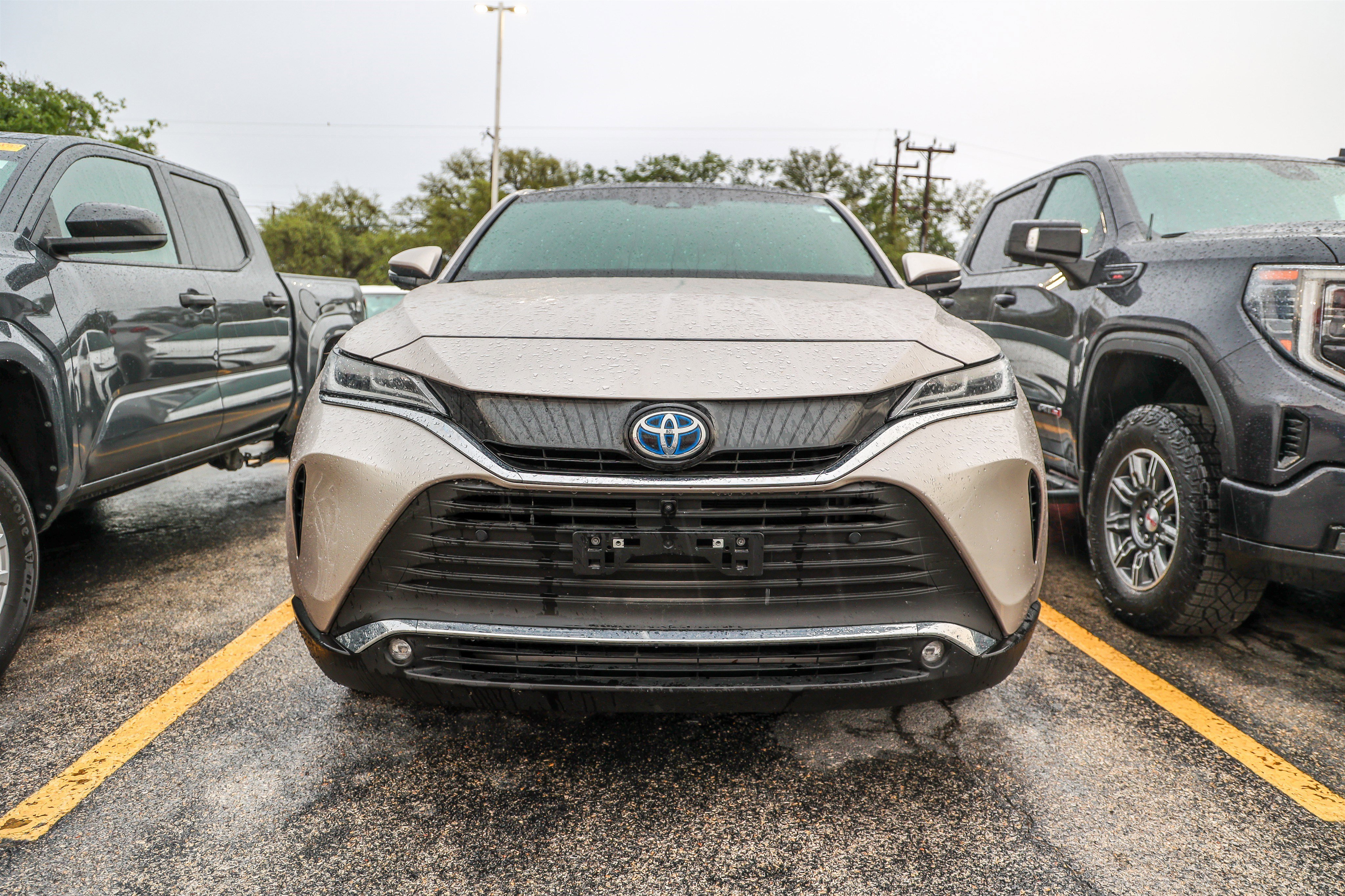 Used 2024 Toyota Venza Limited AWD/4WD image 4