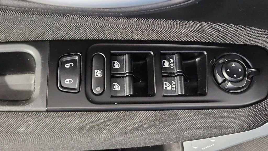 Used 2020 Jeep Renegade Sport w/ Sport Appearance Group image 17