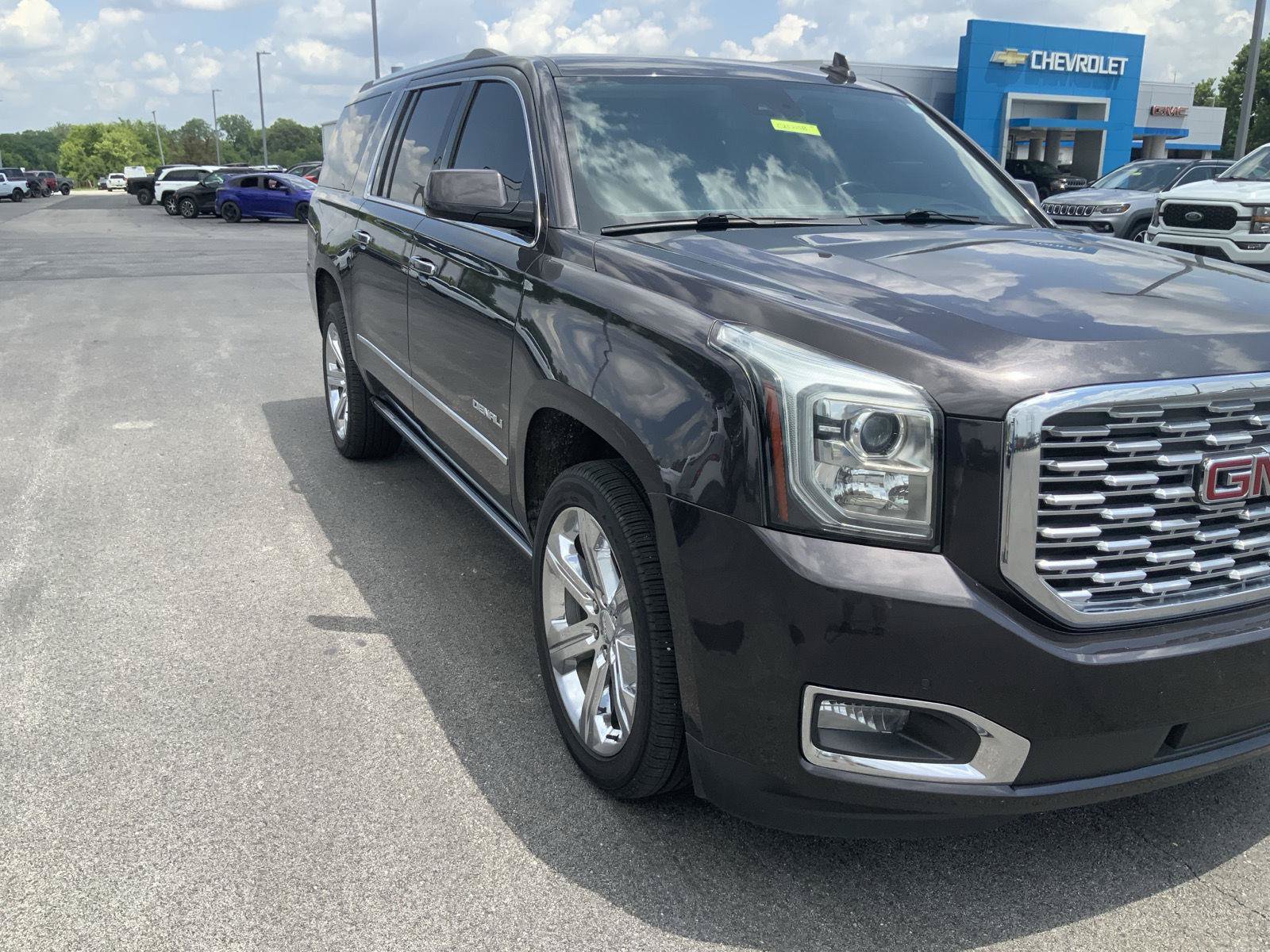Used 2018 GMC Yukon XL Denali w/ Denali Ultimate Package AWD/4WD image 16