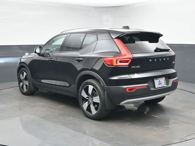Used 2020 Volvo XC40 T5 Momentum w/ Protection Package Premier image 6