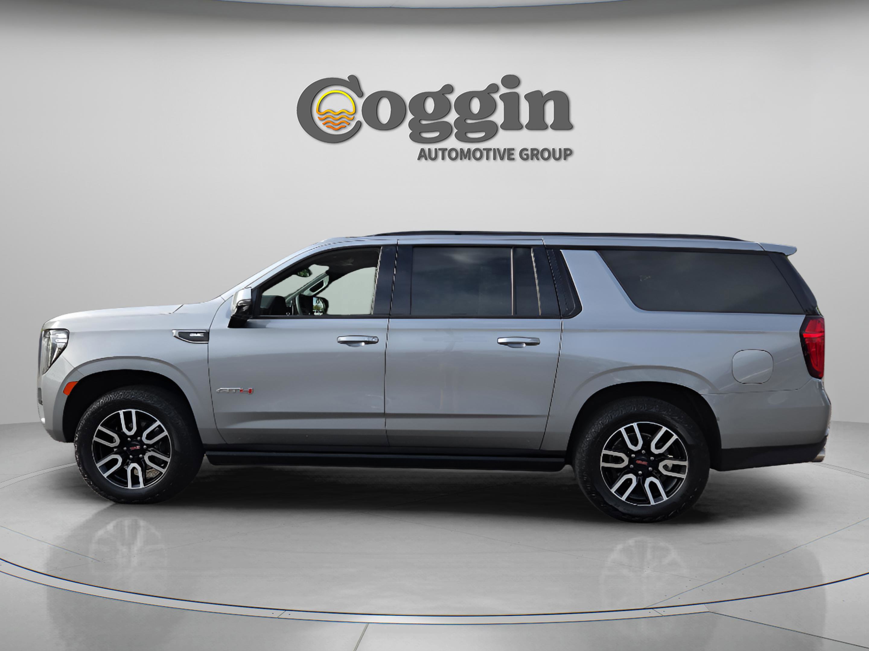 Used 2023 GMC Yukon XL AT4 w/ AT4 Premium Plus Package AWD/4WD image 2