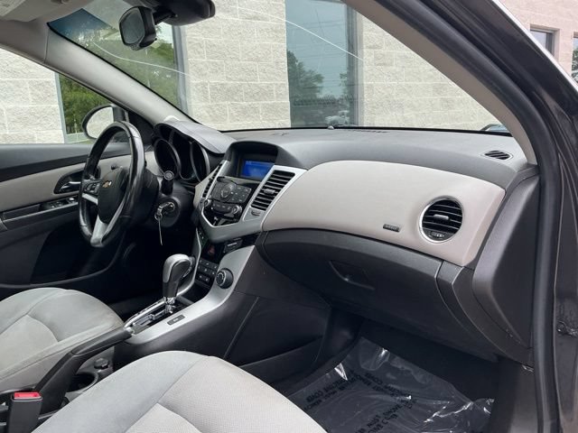 Used 2014 Chevrolet Cruze LT FWD image 20