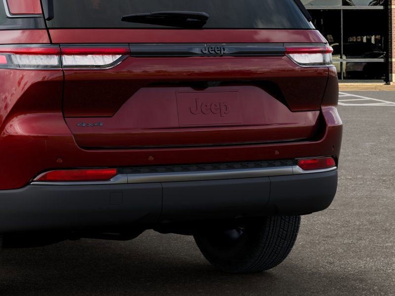 New 2026 Jeep Grand Cherokee Altitude image 13